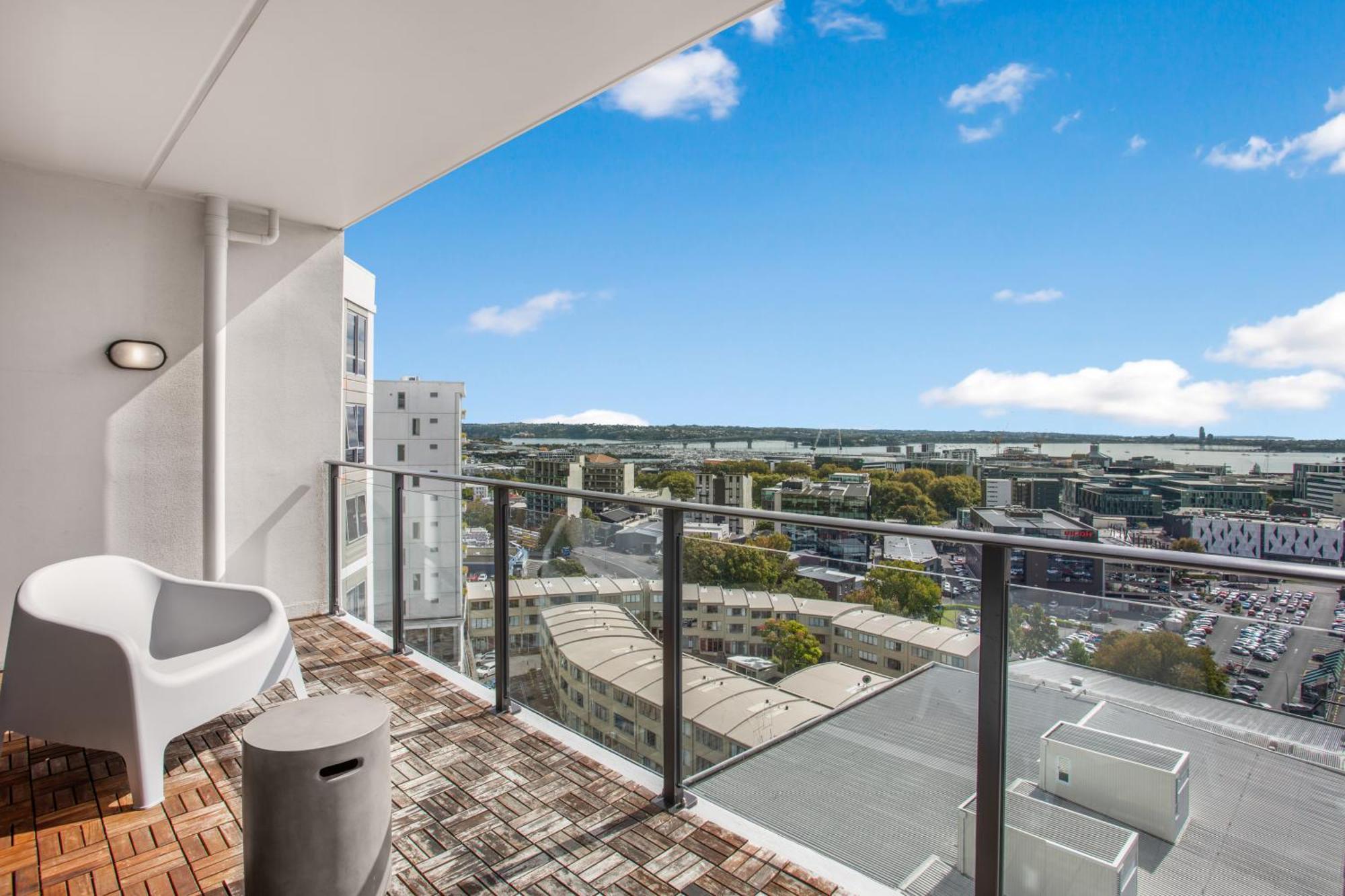 Skyline Serenade Apt With Skycity View And Parking Auckland Esterno foto